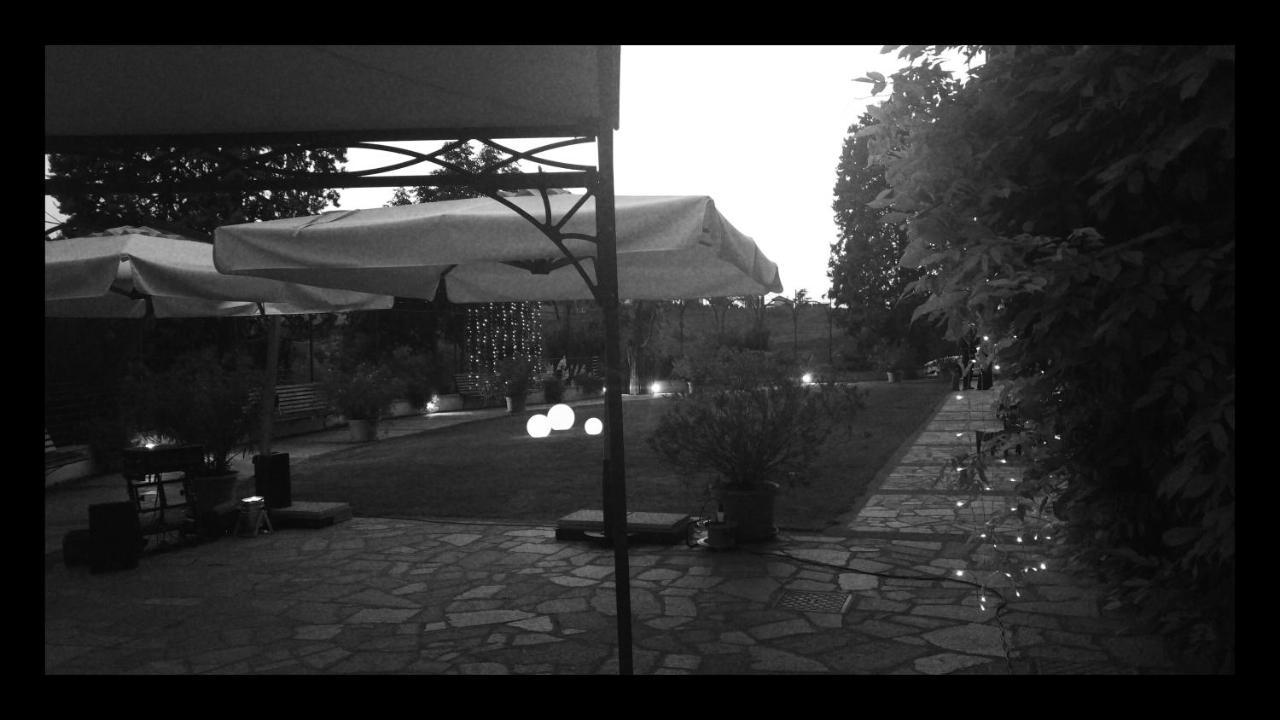 Locanda Del Boscogrande Montegrosso dʼAsti Εξωτερικό φωτογραφία